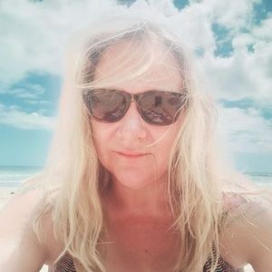 Meet your Posher, Simone